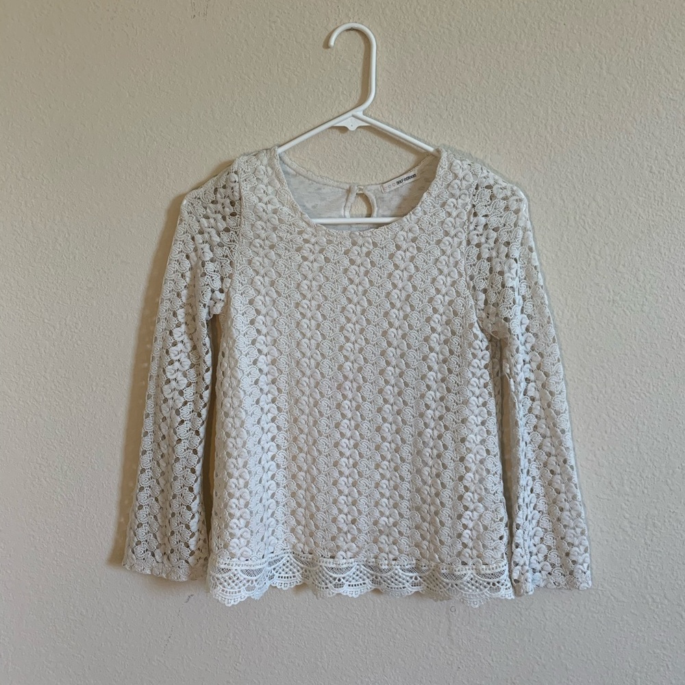 White 3/4 sleeve top with lace